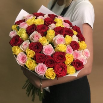 Букет из роз яркий микс 55 шт. (60 см)