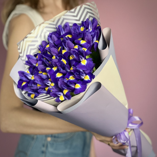 Букет із 21 ірису