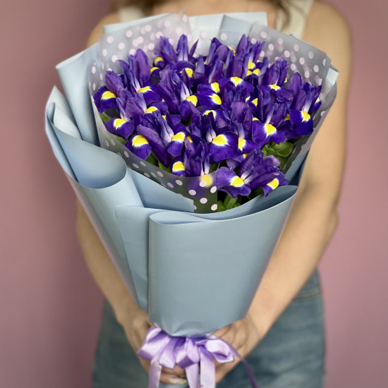 Букет із 19 ірисів